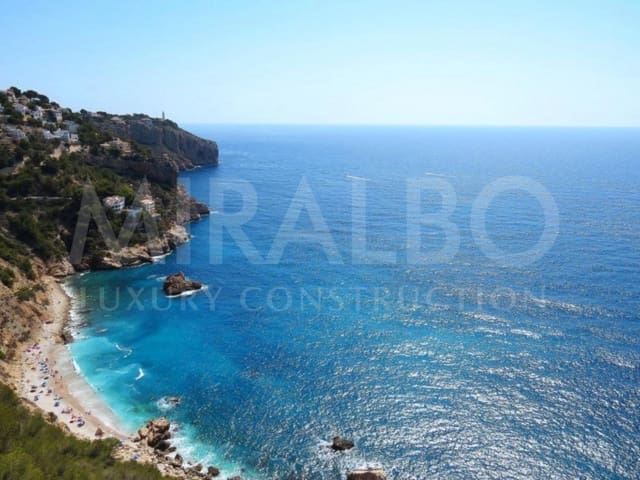 4 bedroom Apartment for sale in A Coruña city - € 2,565,000 (Ref: 9489069)