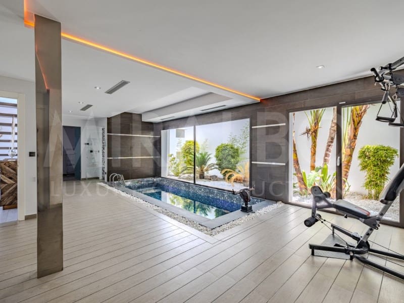 5 bedroom Apartment for sale in A Coruna city - € 2,350,000 (Ref: 9489072)