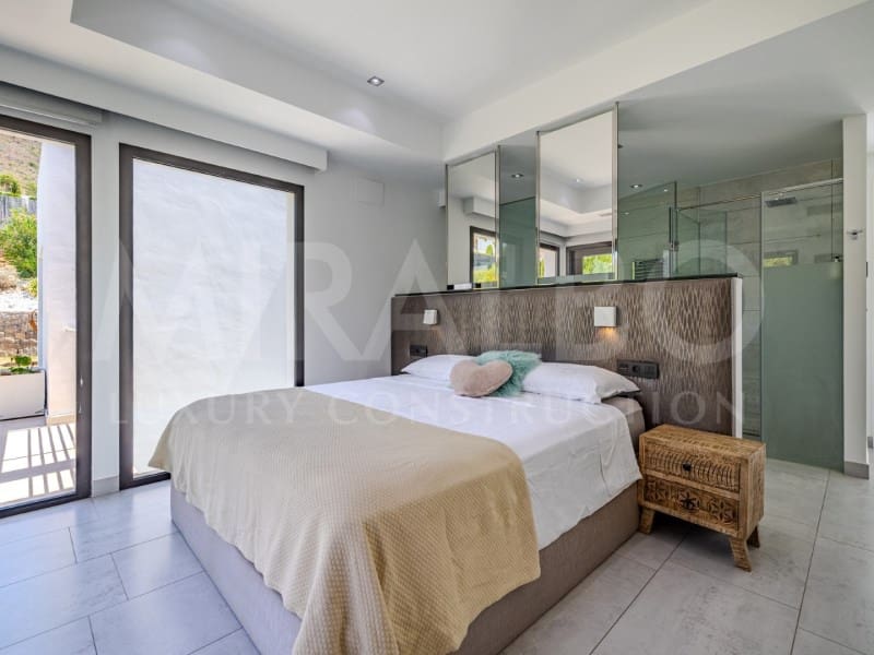 5 bedroom Apartment for sale in A Coruna city - € 2,350,000 (Ref: 9489072)