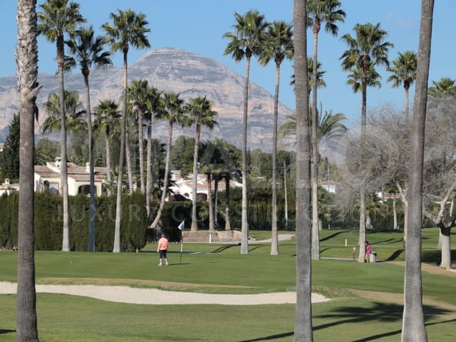 Bungalow de 4 habitaciones en A Coruña ciudad en venta con piscina - 1.550.000 € (Ref: 9489080)