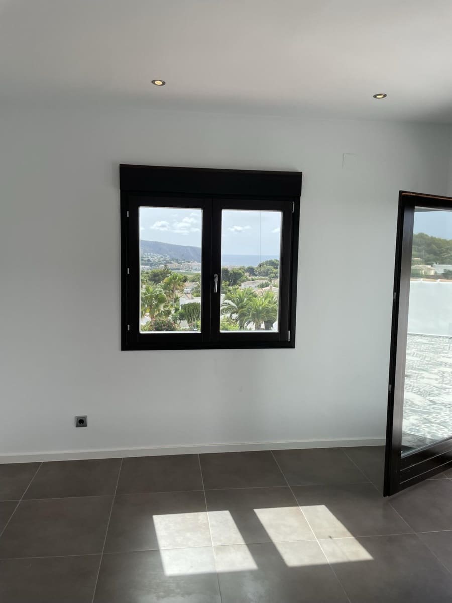 4 bedroom Villa for sale in Moraira with pool - € 1,440,000 (Ref: 9493108)