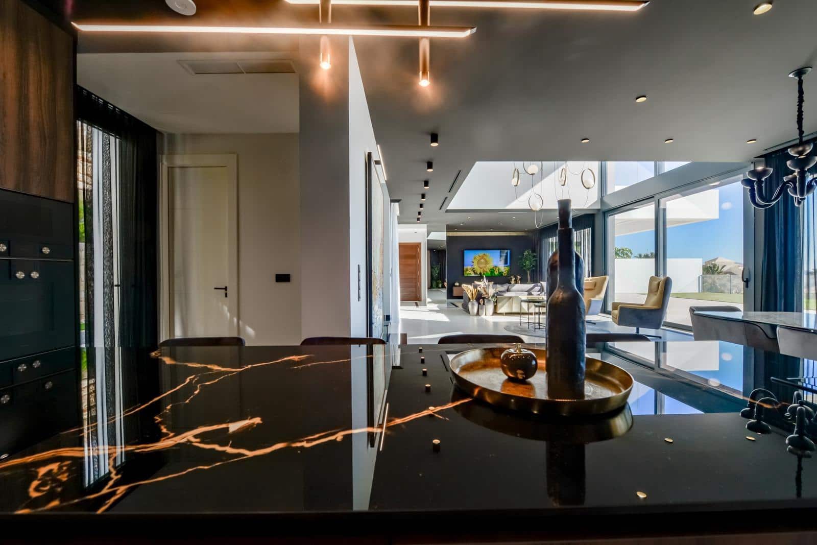 8 bedroom Villa for sale in Finestrat with pool - € 4,450,000 (Ref: 9493244)