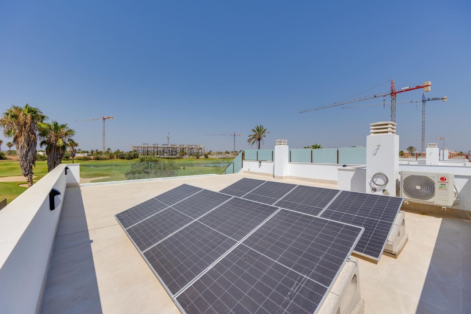 3 Zimmer Villa zu verkaufen in Los Alcazares mit Pool - 695.000 € (Ref: 9493403)