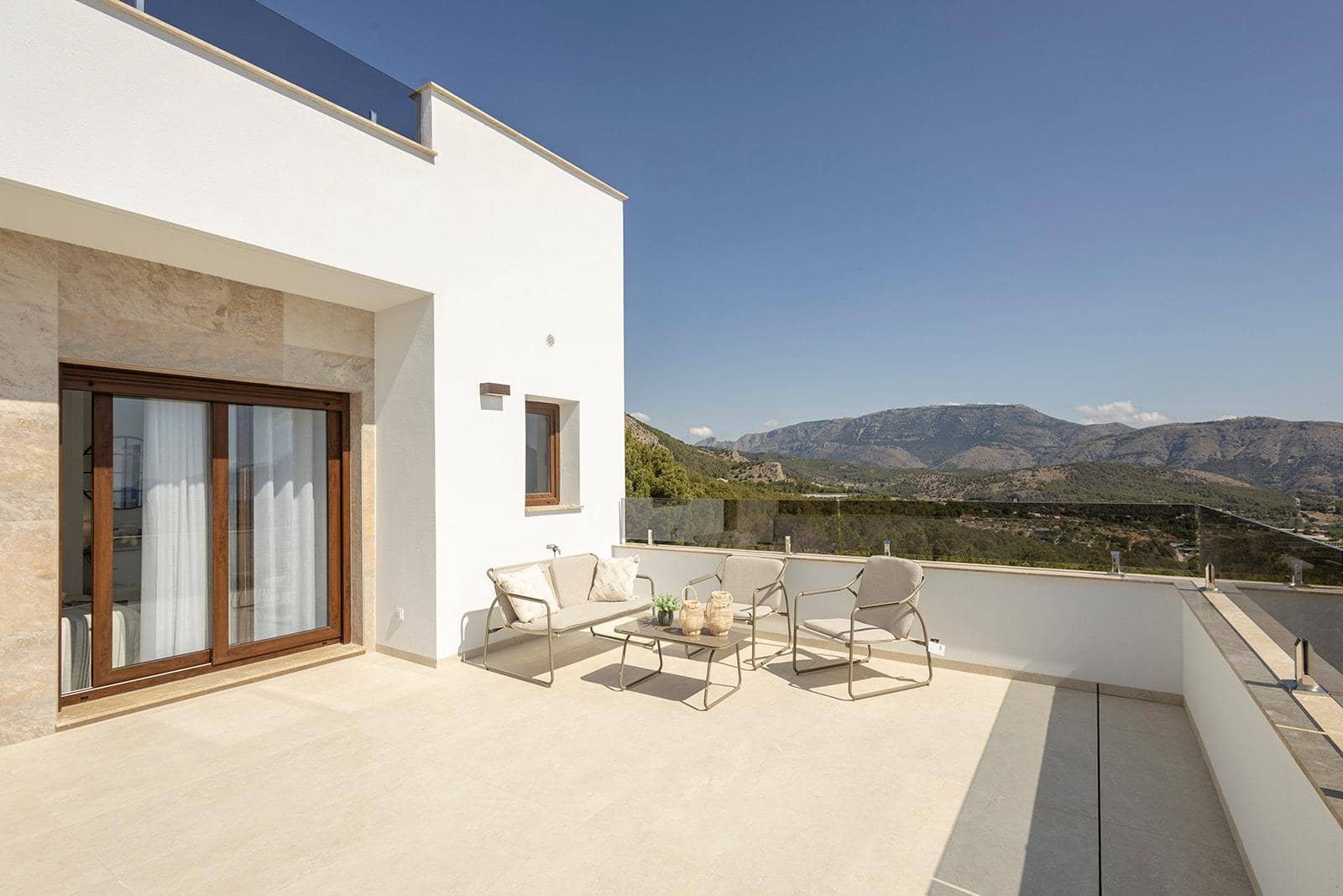 3 bedroom Villa for sale in Polop with pool - € 598,000 (Ref: 9493506)