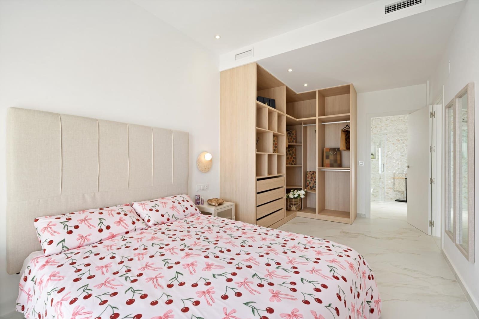 3 bedroom Villa for sale in Polop with pool - € 649,000 (Ref: 9493507)