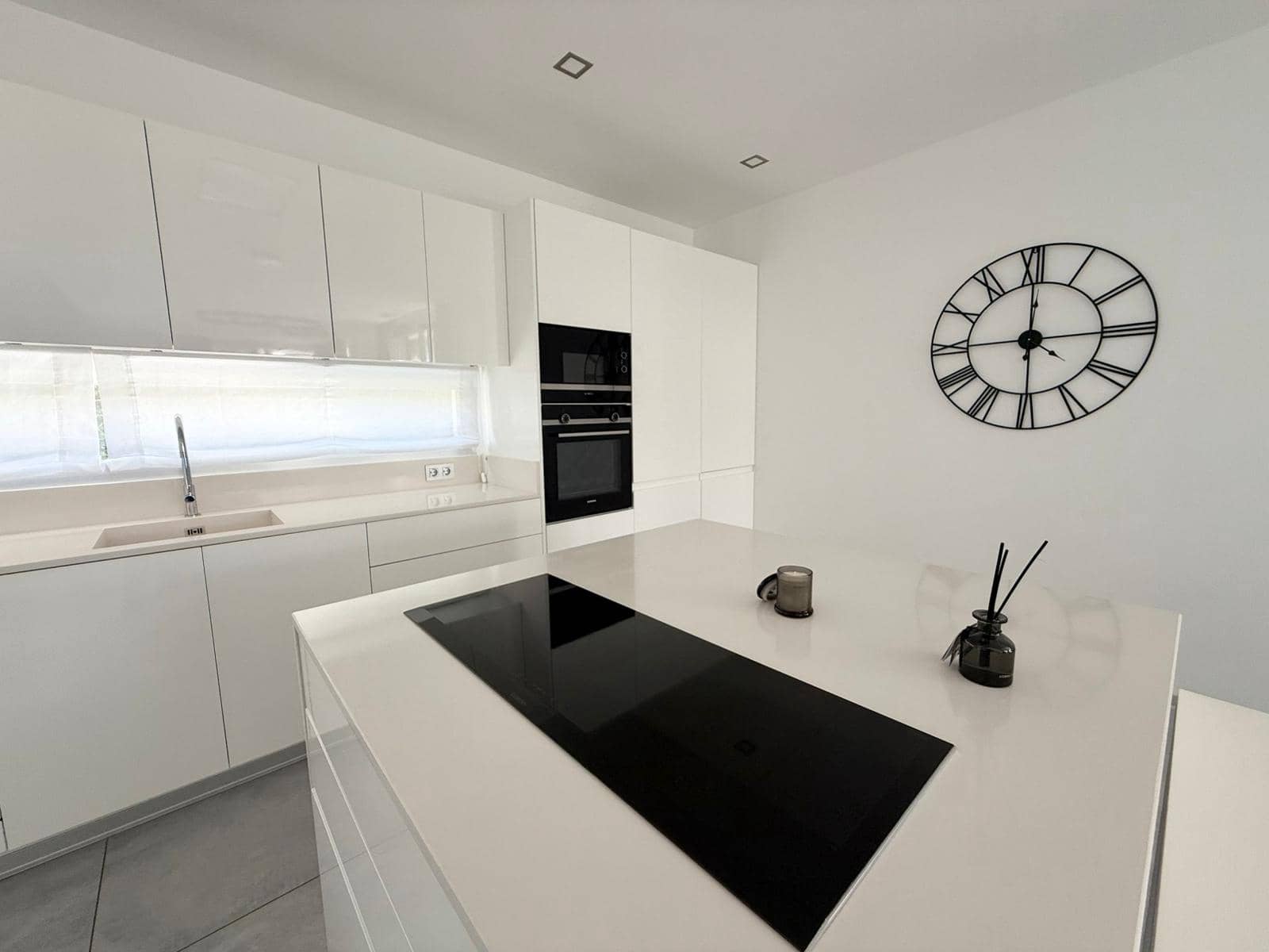 3 bedroom Villa for rent in Finestrat with pool garage - € 5,000 (Ref: 9524836)