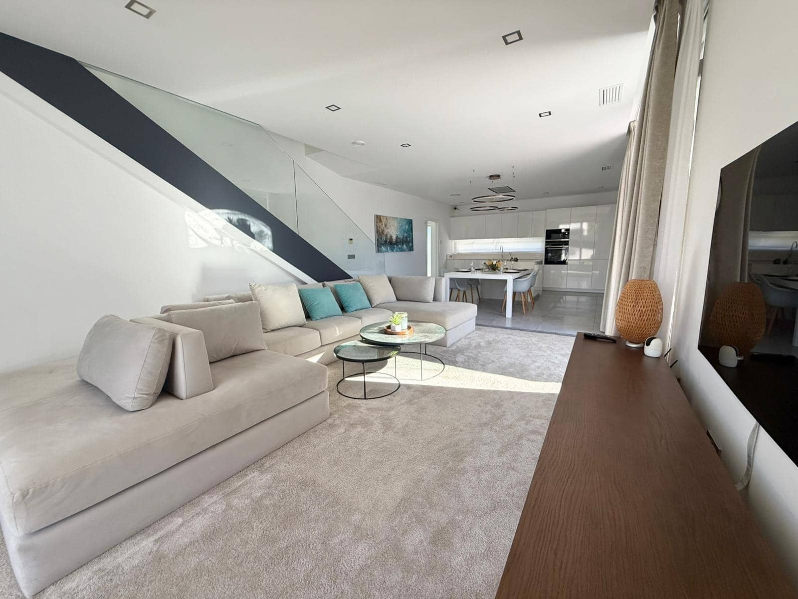 3 bedroom Villa for rent in Finestrat with pool garage - € 5,000 (Ref: 9524836)