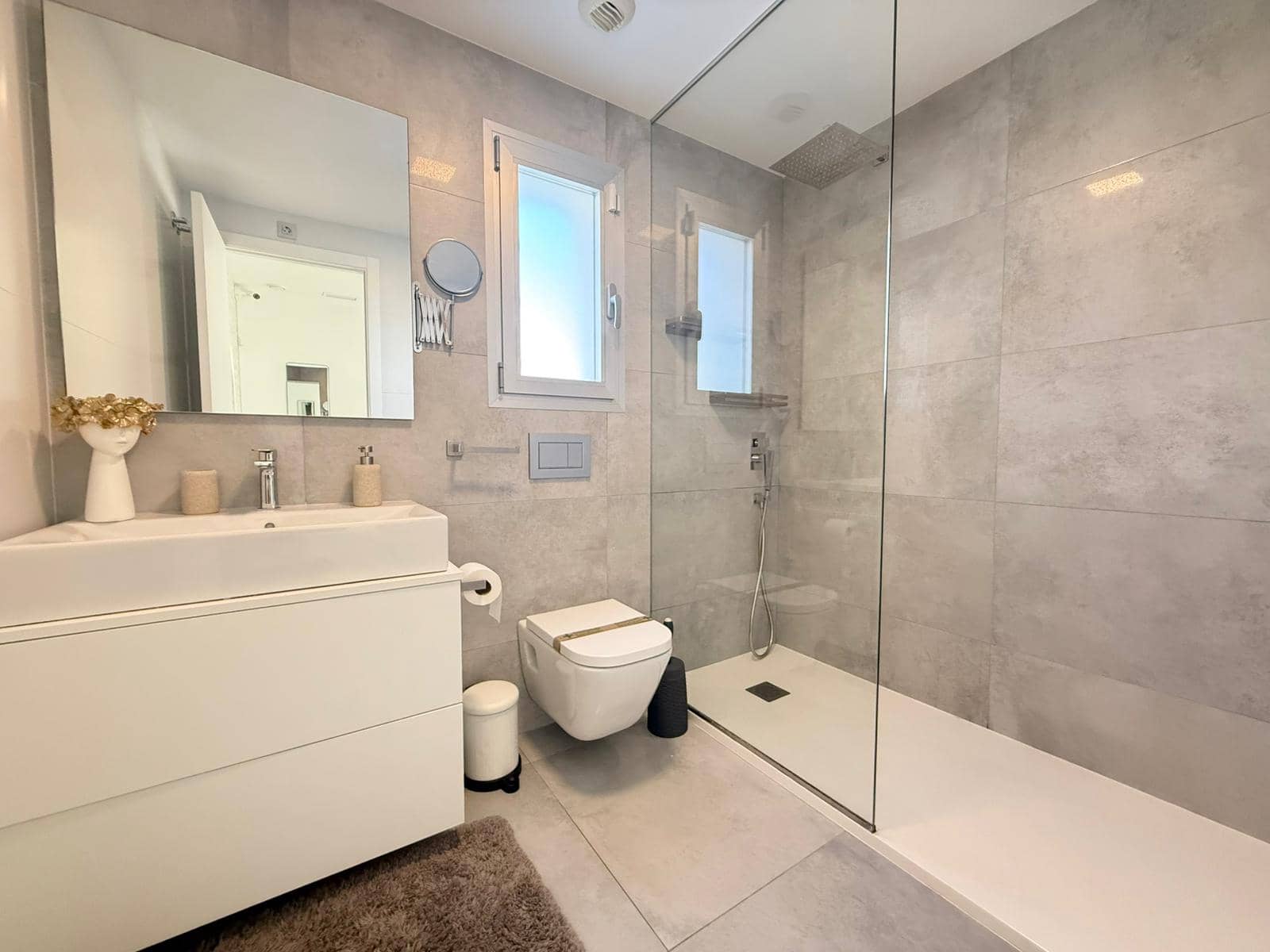 3 bedroom Villa for rent in Finestrat with pool garage - € 5,000 (Ref: 9524836)