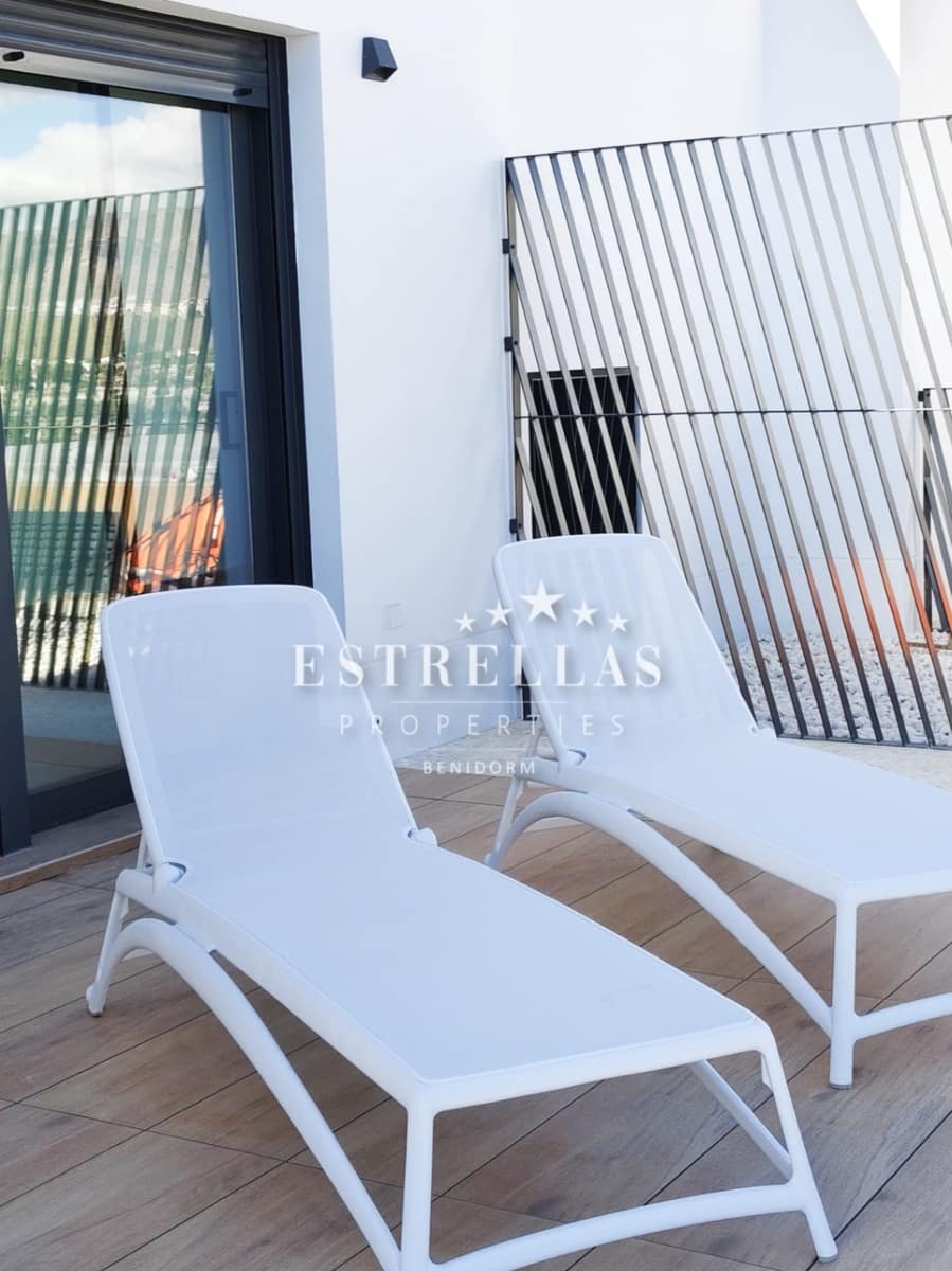 Apartamento de 3 habitaciones en La Villajoyosa / Vila Joiosa en venta con piscina garaje - 830.000 € (Ref: 9529028)