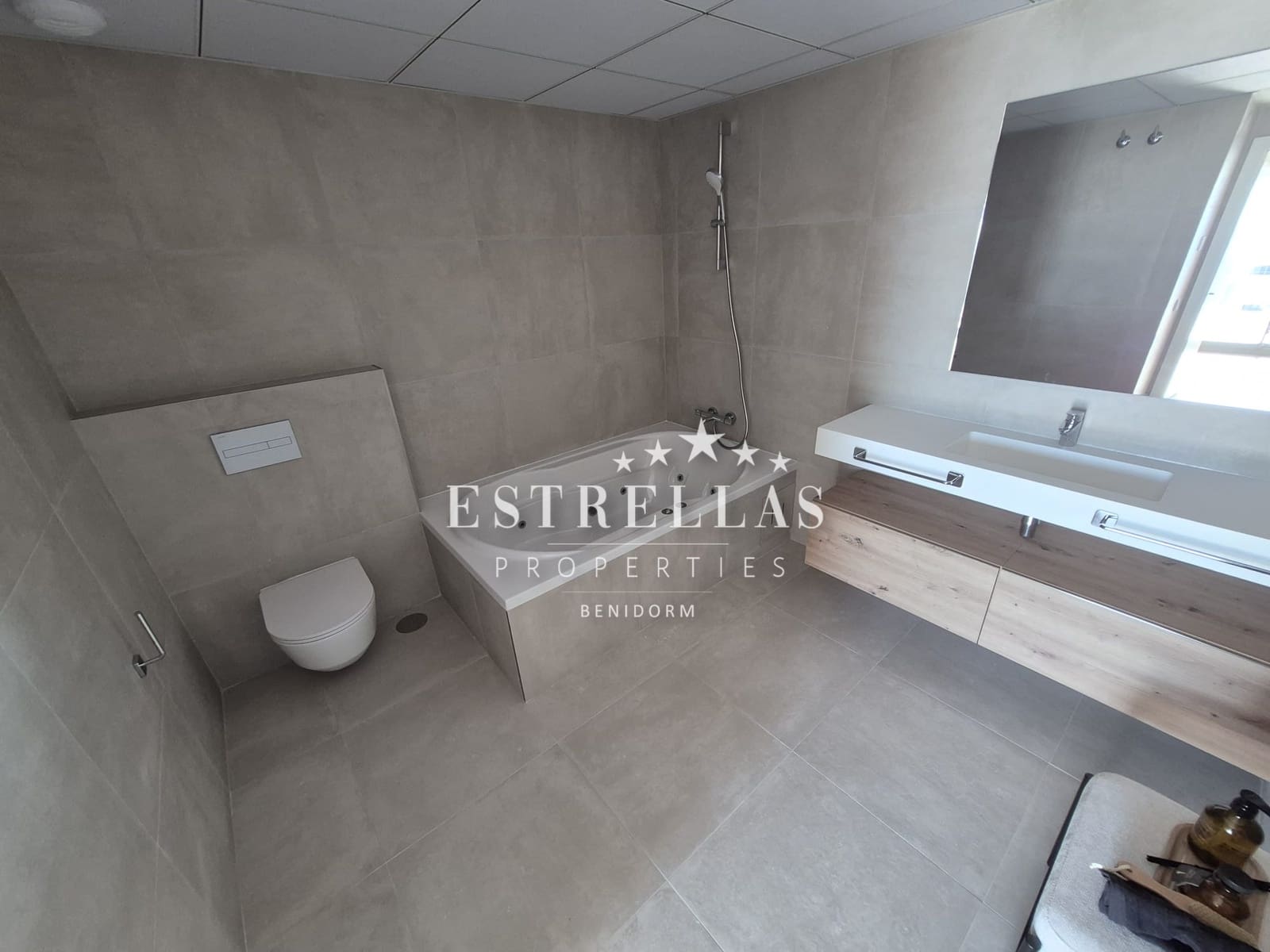 Apartamento de 3 habitaciones en La Villajoyosa / Vila Joiosa en venta con piscina garaje - 830.000 € (Ref: 9529028)