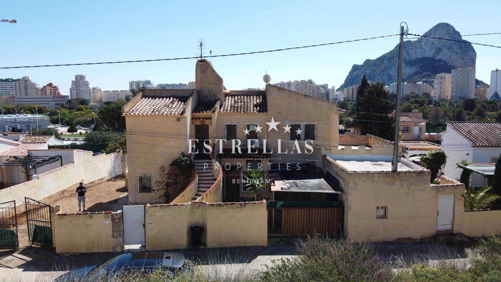 6 bedroom Villa for sale in Calpe / Calp with pool garage - € 450,000 (Ref: 9534957)