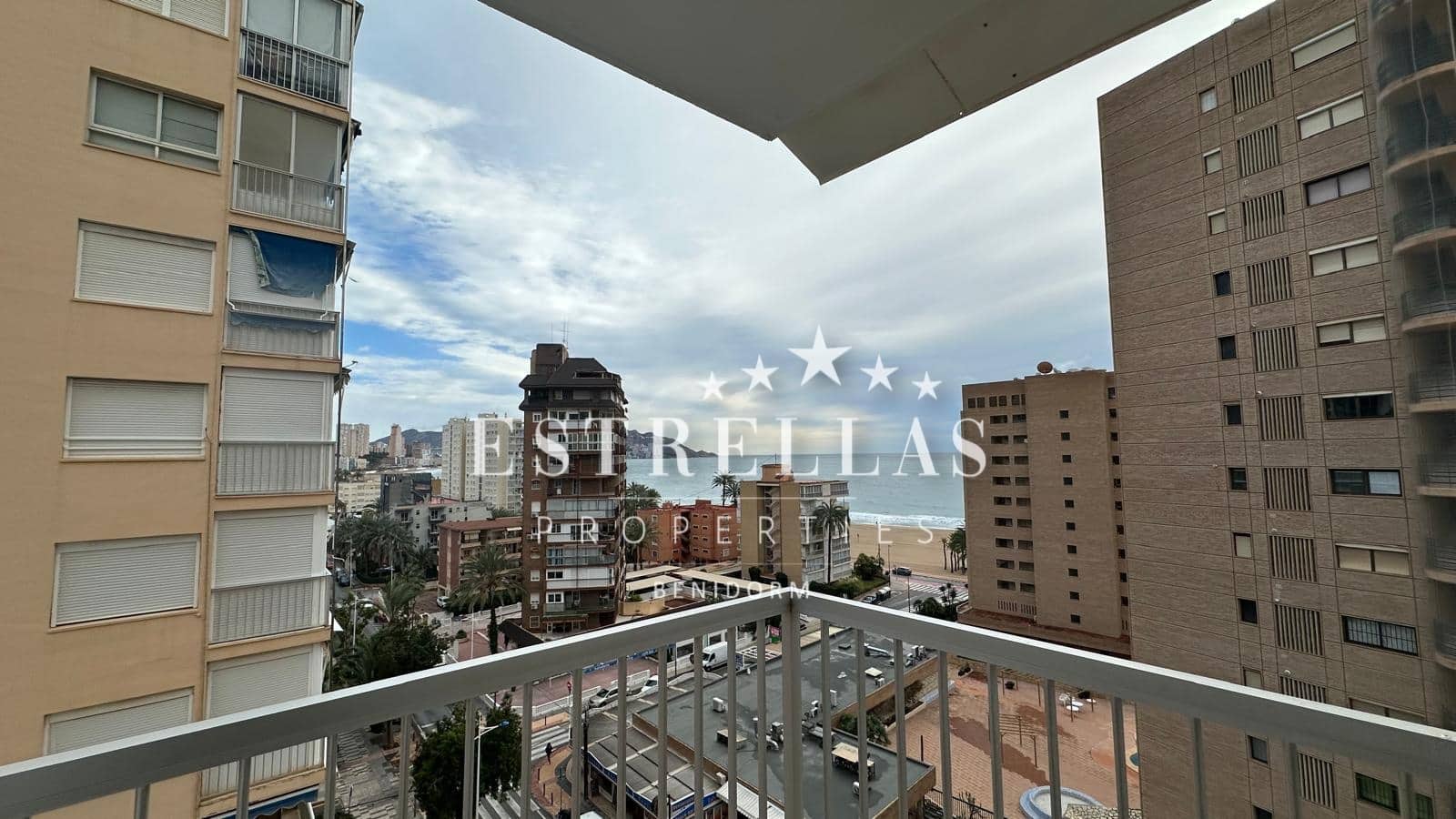 3 bedroom Apartment for rent in Benidorm with garage - € 1,500 (Ref: 9541882)