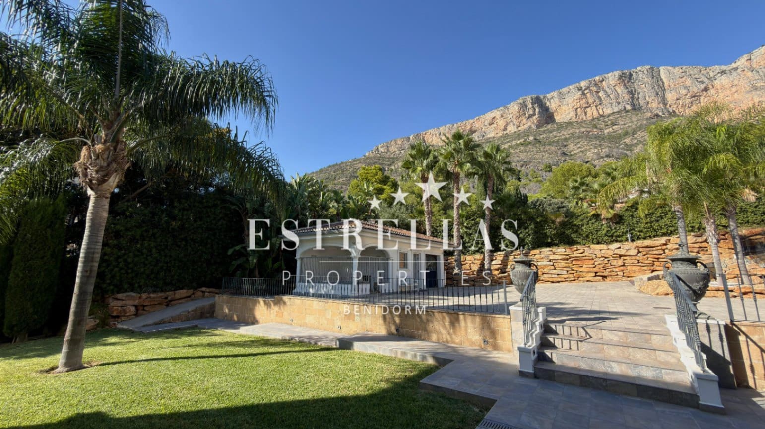 4 slaapkamer Villa te koop in Javea / Xabia met garage - € 3.700.000 (Ref: 9559841)