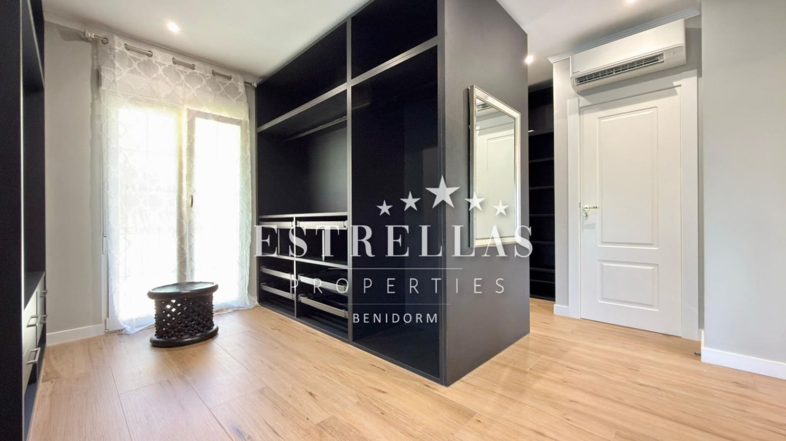 4 slaapkamer Villa te koop in Javea / Xabia met garage - € 3.700.000 (Ref: 9559841)