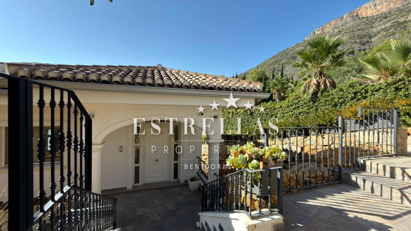 4 slaapkamer Villa te koop in Javea / Xabia met garage - € 3.700.000 (Ref: 9559841)