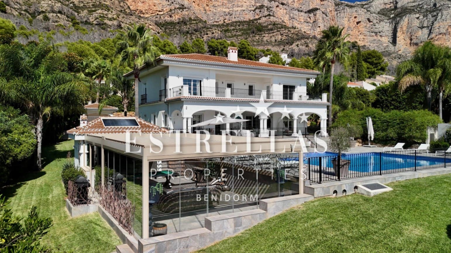 4 slaapkamer Villa te koop in Javea / Xabia met garage - € 3.700.000 (Ref: 9559841)