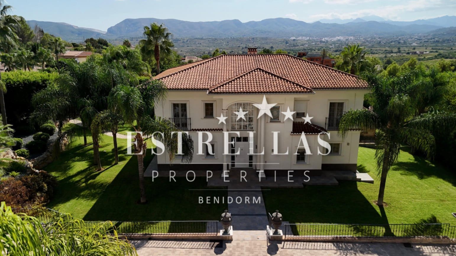 Chalet de 4 habitaciones en Javea / Xàbia en venta con garaje - 3.700.000 € (Ref: 9559841)