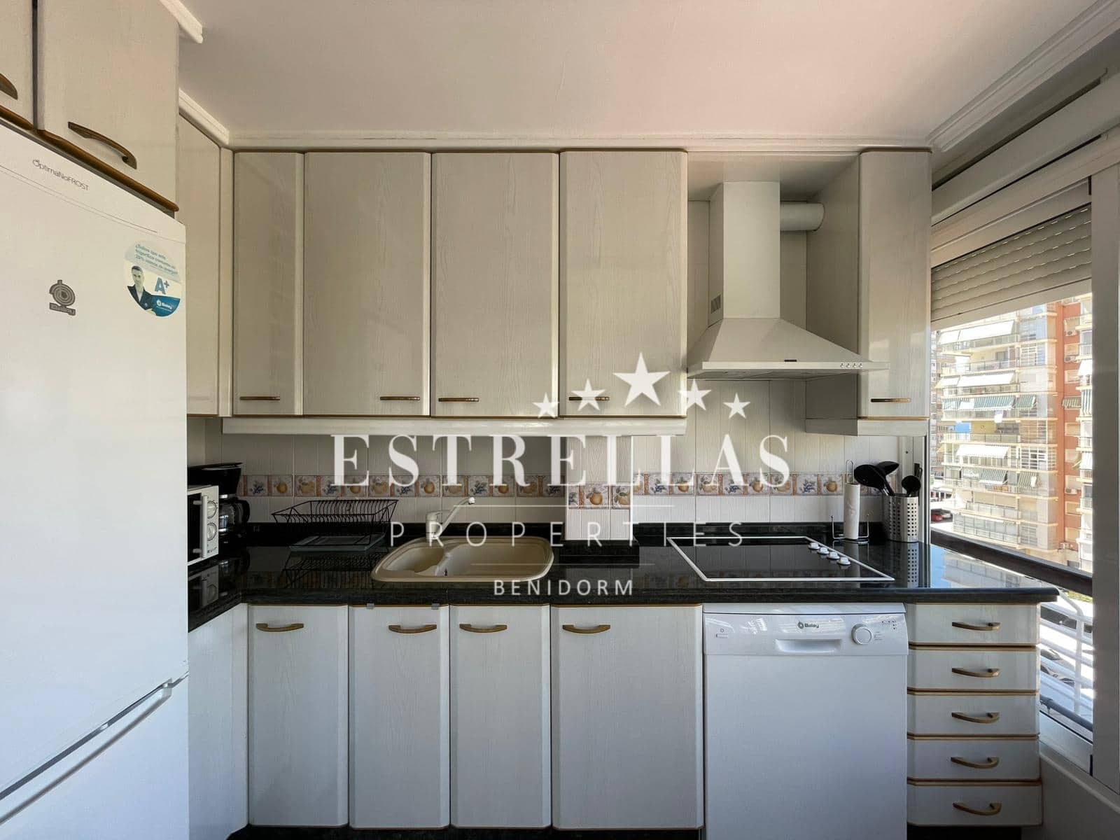 2 bedroom Apartment for rent in Benidorm with pool garage - € 1,400 (Ref: 9562603)