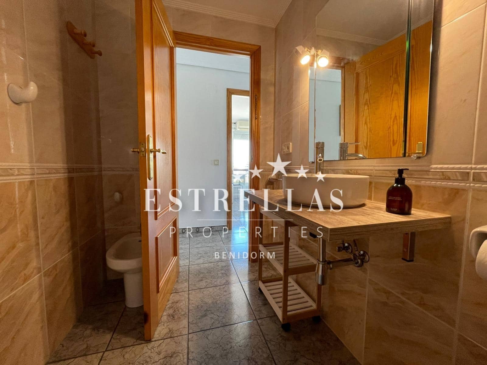 2 bedroom Apartment for rent in Benidorm with pool garage - € 1,400 (Ref: 9562603)