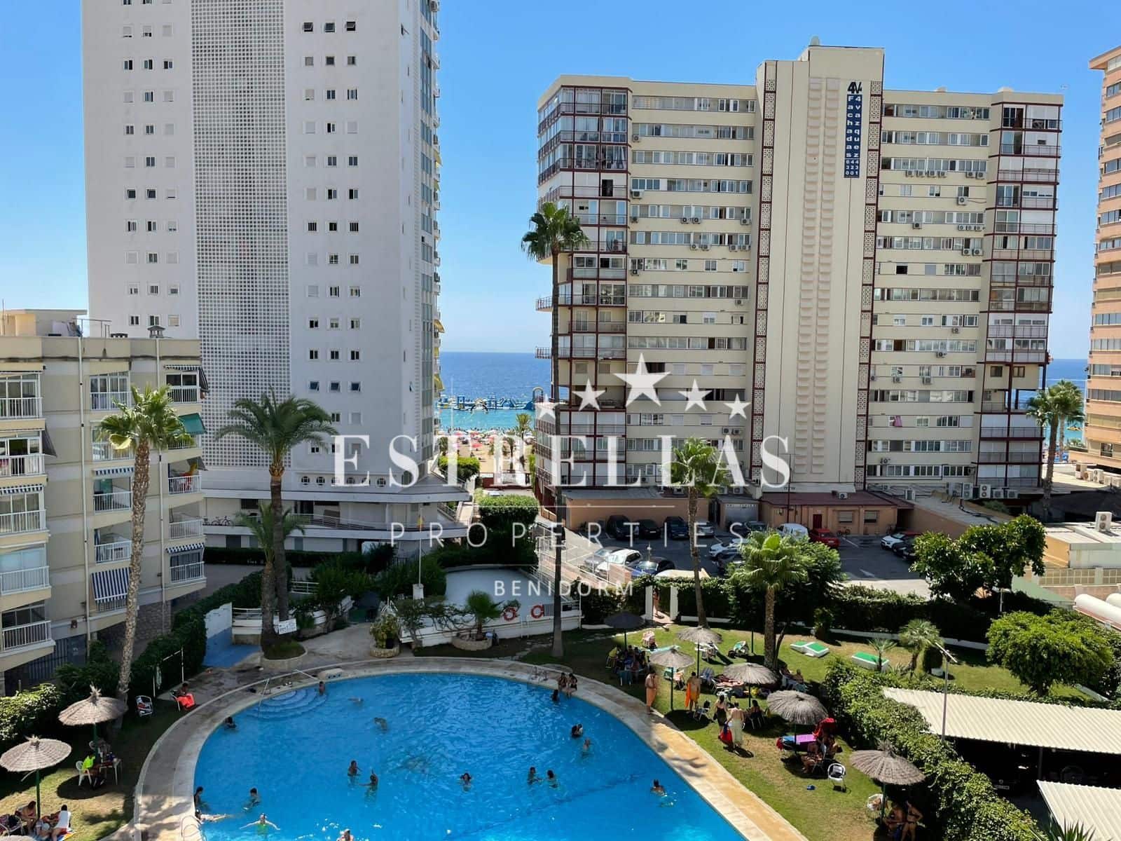 2 bedroom Apartment for rent in Benidorm with pool garage - € 1,400 (Ref: 9562603)