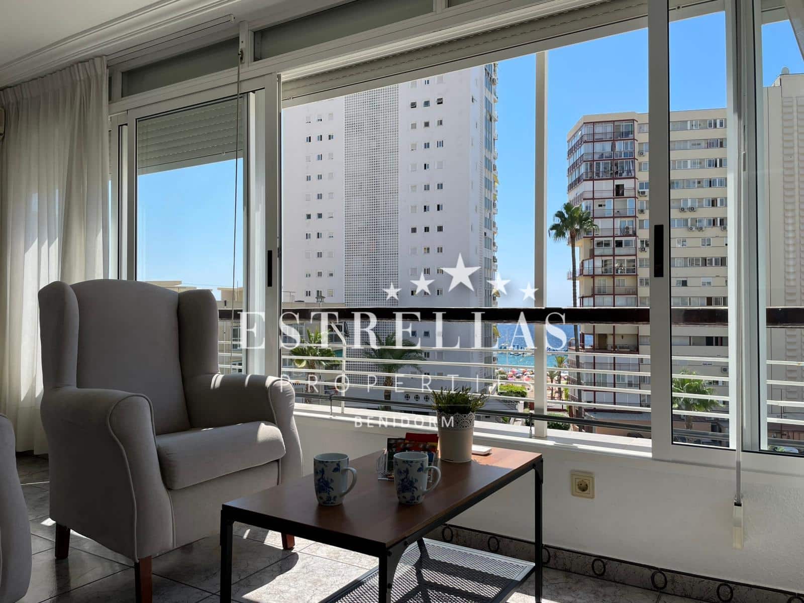 2 bedroom Apartment for rent in Benidorm with pool garage - € 1,400 (Ref: 9562603)