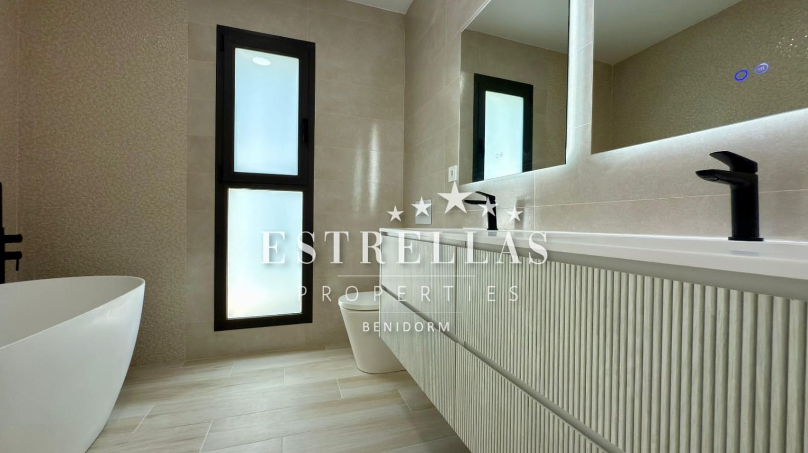 4 quarto Moradia para venda em Muchamiel / Mutxamel com piscina garagem - 850 000 € (Ref: 9563751)