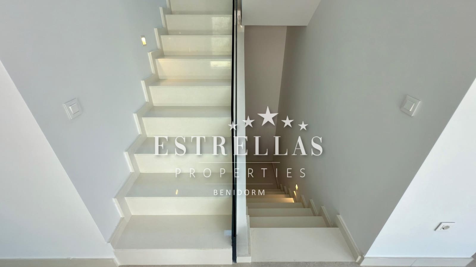 4 quarto Moradia para venda em Muchamiel / Mutxamel com piscina garagem - 850 000 € (Ref: 9563751)