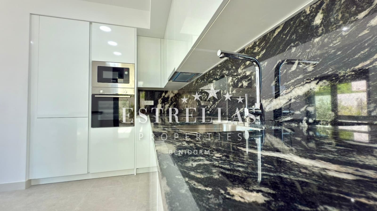 4 quarto Moradia para venda em Muchamiel / Mutxamel com piscina garagem - 850 000 € (Ref: 9563751)