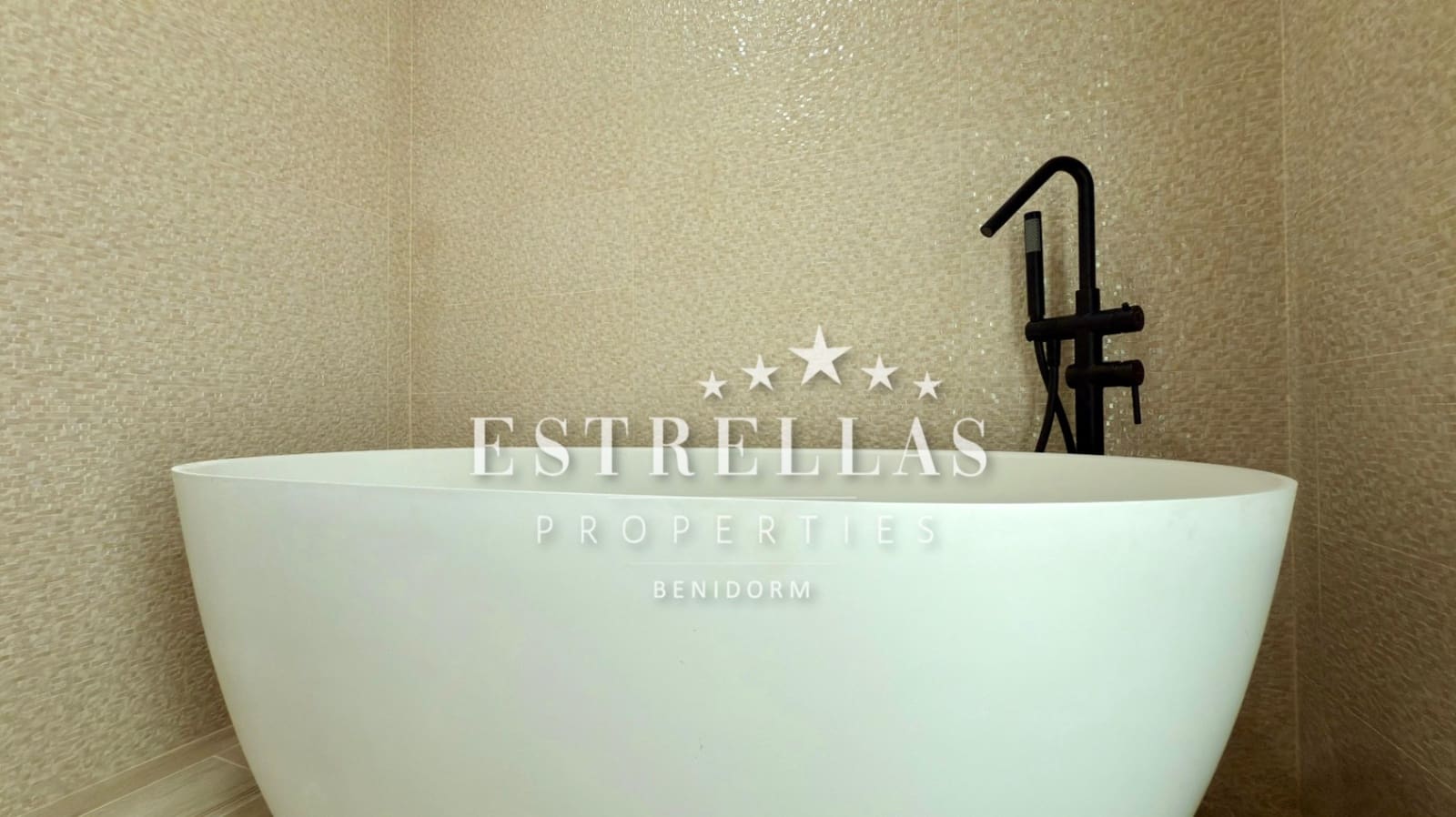 4 quarto Moradia para venda em Muchamiel / Mutxamel com piscina garagem - 850 000 € (Ref: 9563751)