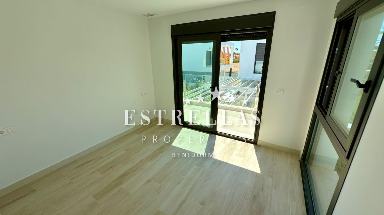 4 quarto Moradia para venda em Muchamiel / Mutxamel com piscina garagem - 850 000 € (Ref: 9563751)