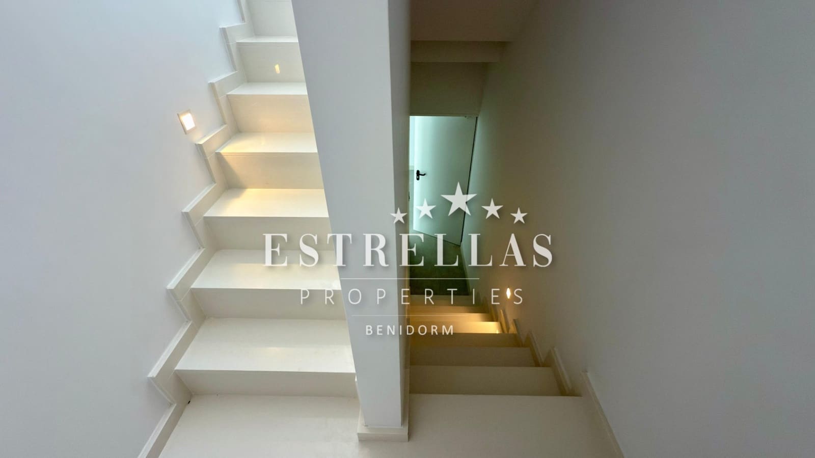 4 quarto Moradia para venda em Muchamiel / Mutxamel com piscina garagem - 850 000 € (Ref: 9563751)