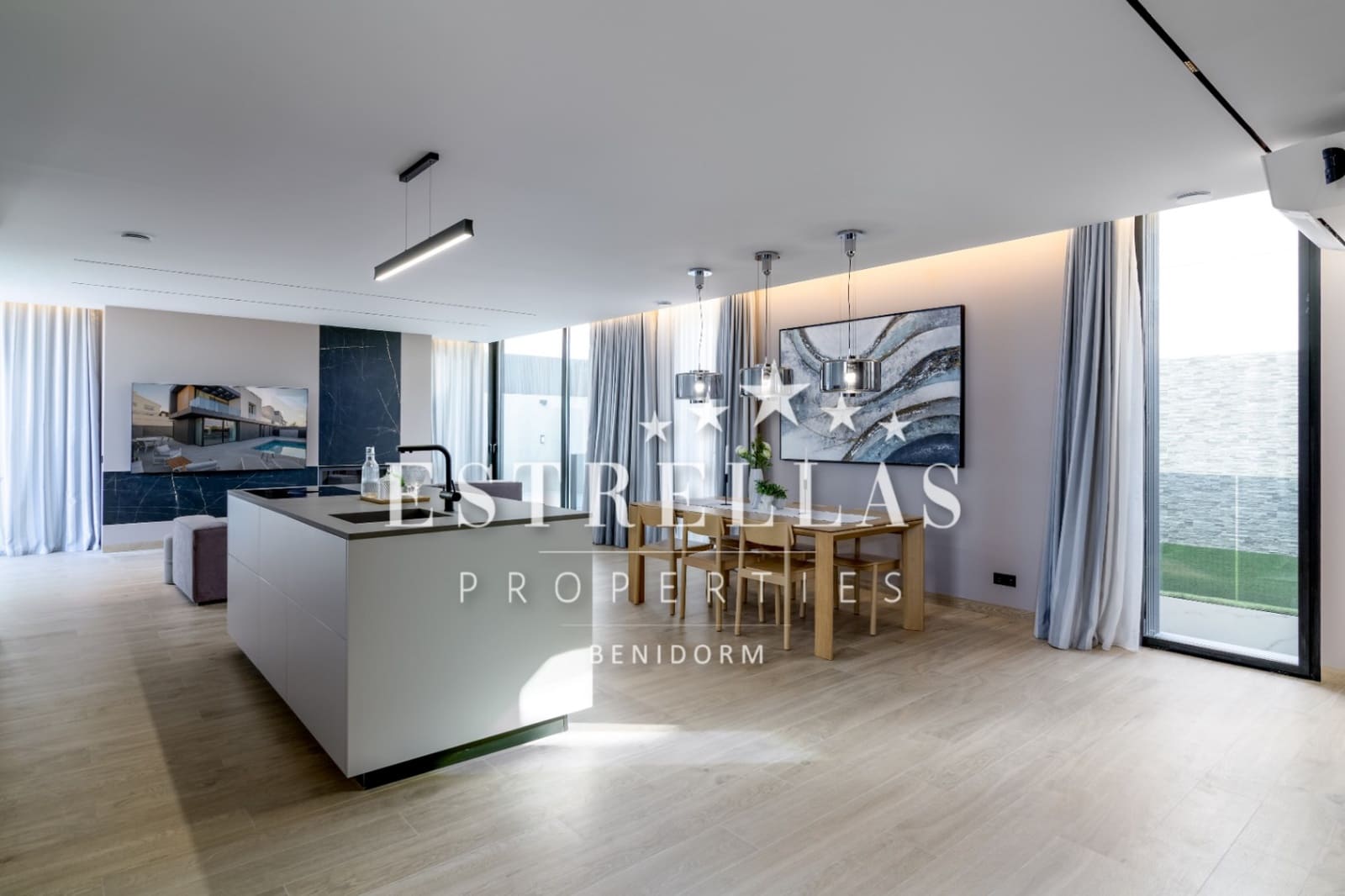 4 soverom Villa til salgs i Alfaz del Pi / L'Alfas del Pi med svømmebasseng garasje - € 1 950 000 (Ref: 9572146)