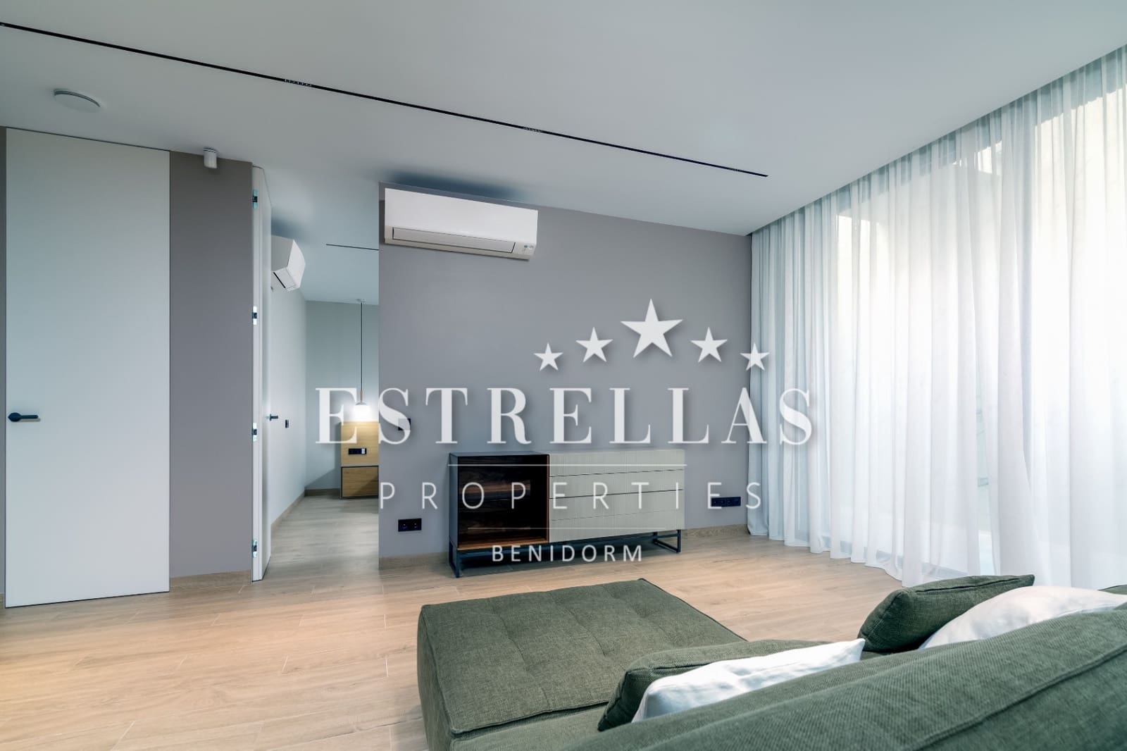 4 soverom Villa til salgs i Alfaz del Pi / L'Alfas del Pi med svømmebasseng garasje - € 1 950 000 (Ref: 9572146)