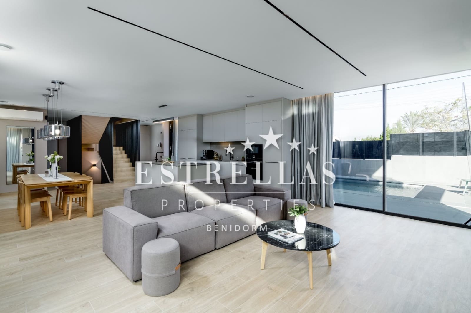 4 soverom Villa til salgs i Alfaz del Pi / L'Alfas del Pi med svømmebasseng garasje - € 1 950 000 (Ref: 9572146)