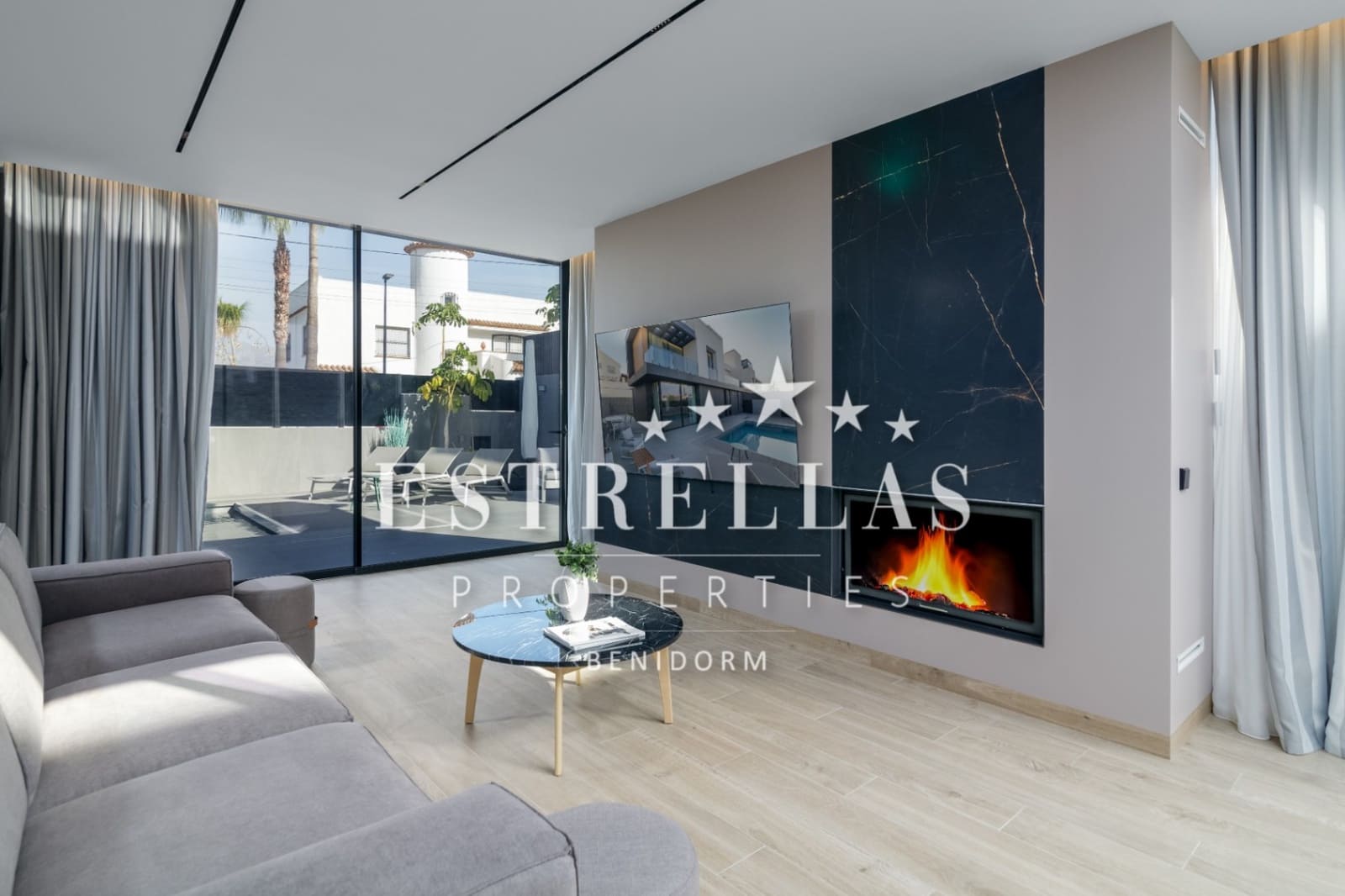 4 soverom Villa til salgs i Alfaz del Pi / L'Alfas del Pi med svømmebasseng garasje - € 1 950 000 (Ref: 9572146)