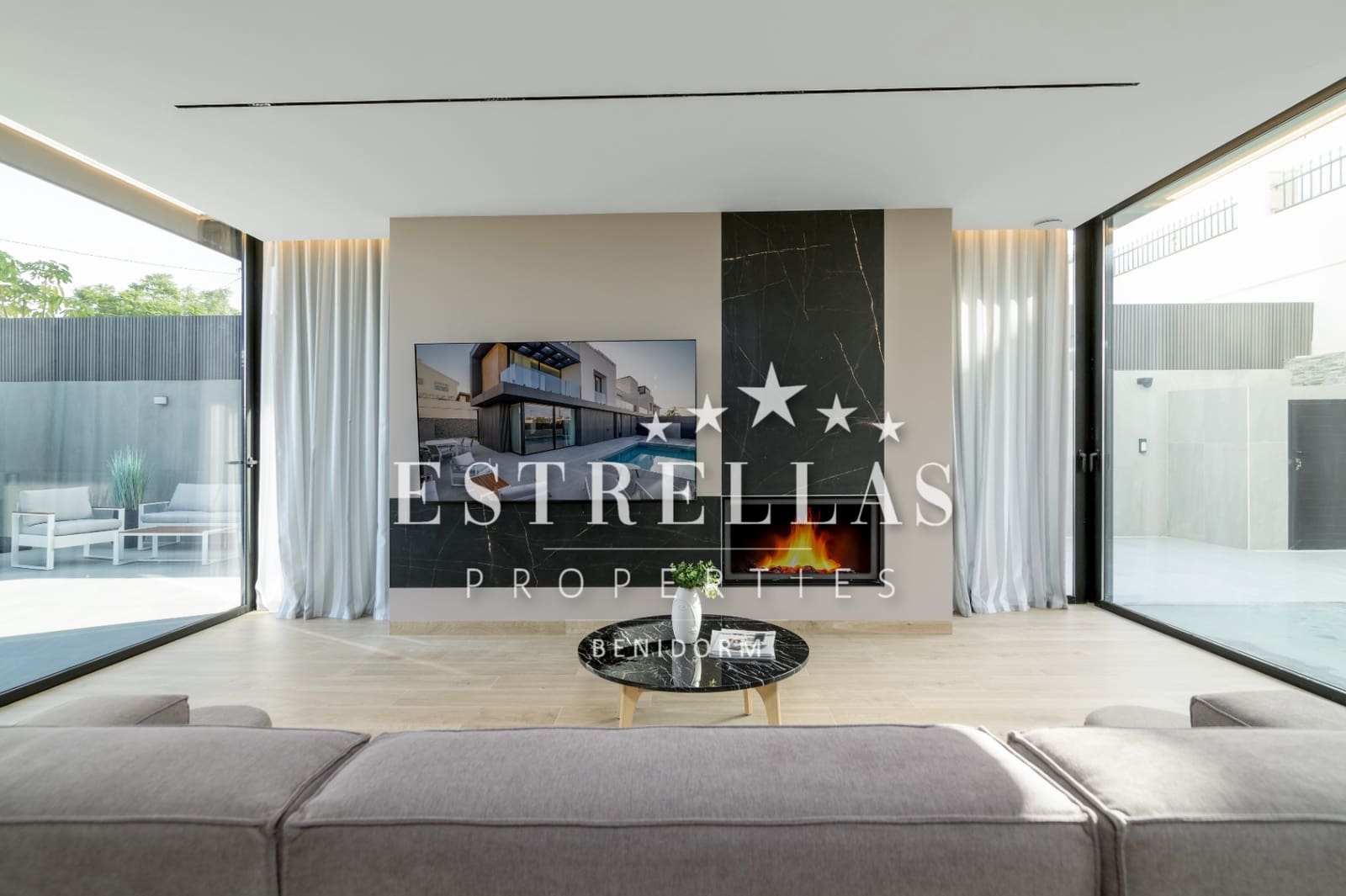 4 soverom Villa til salgs i Alfaz del Pi / L'Alfas del Pi med svømmebasseng garasje - € 1 950 000 (Ref: 9572146)