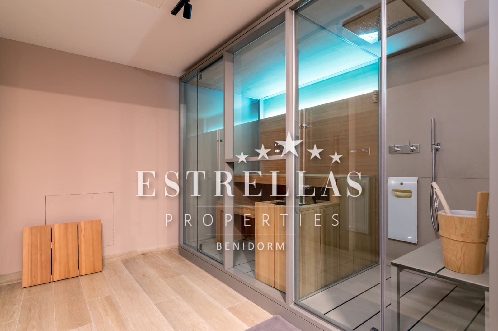 4 soverom Villa til salgs i Alfaz del Pi / L'Alfas del Pi med svømmebasseng garasje - € 1 950 000 (Ref: 9572146)