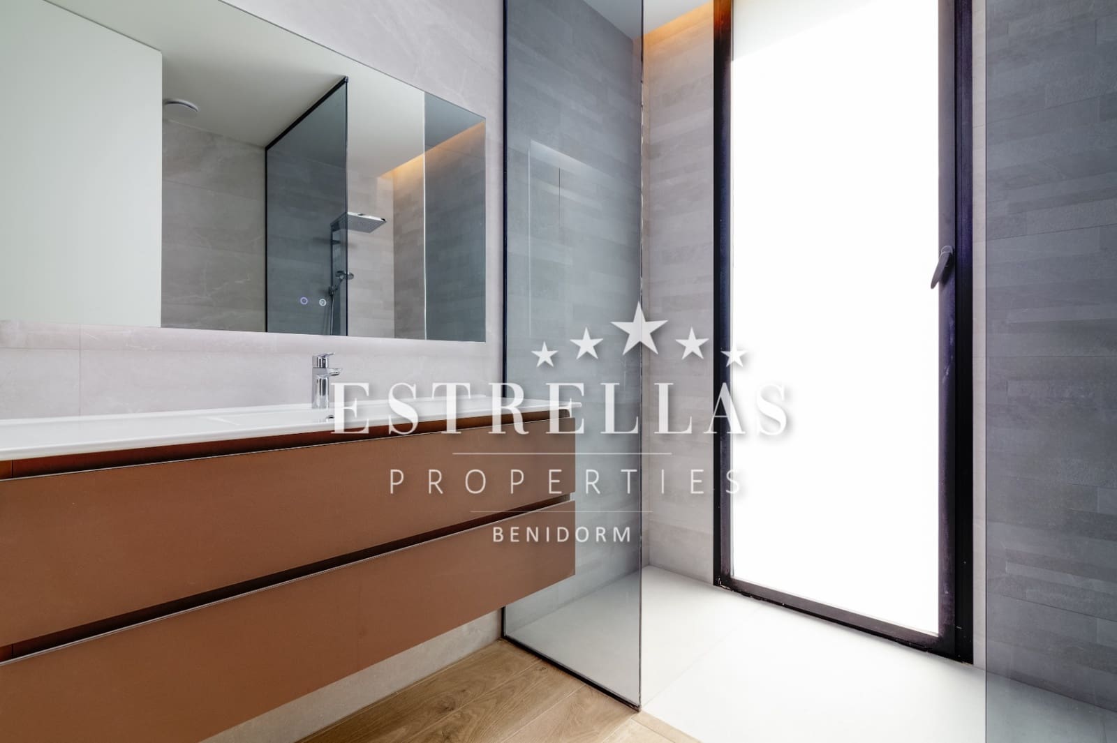 4 soverom Villa til salgs i Alfaz del Pi / L'Alfas del Pi med svømmebasseng garasje - € 1 950 000 (Ref: 9572146)