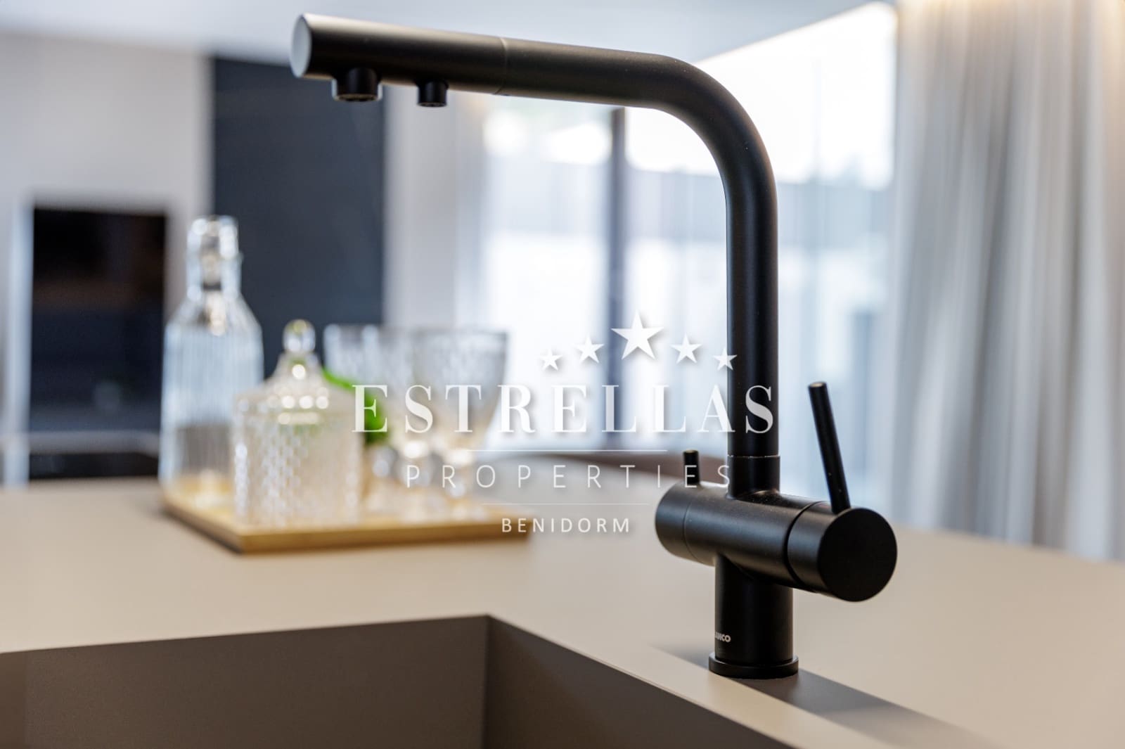 4 soverom Villa til salgs i Alfaz del Pi / L'Alfas del Pi med svømmebasseng garasje - € 1 950 000 (Ref: 9572146)