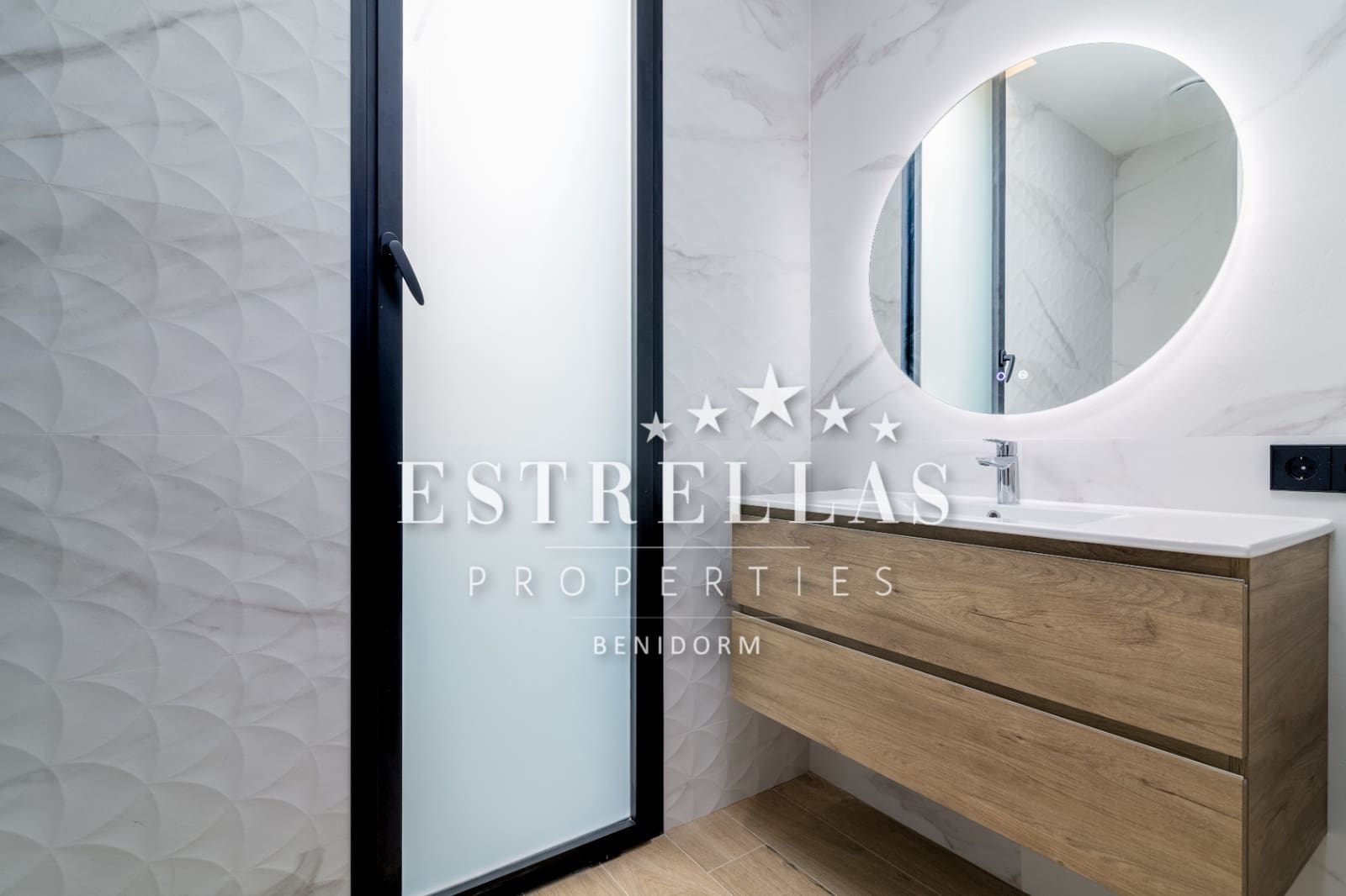 4 soverom Villa til salgs i Alfaz del Pi / L'Alfas del Pi med svømmebasseng garasje - € 1 950 000 (Ref: 9572146)