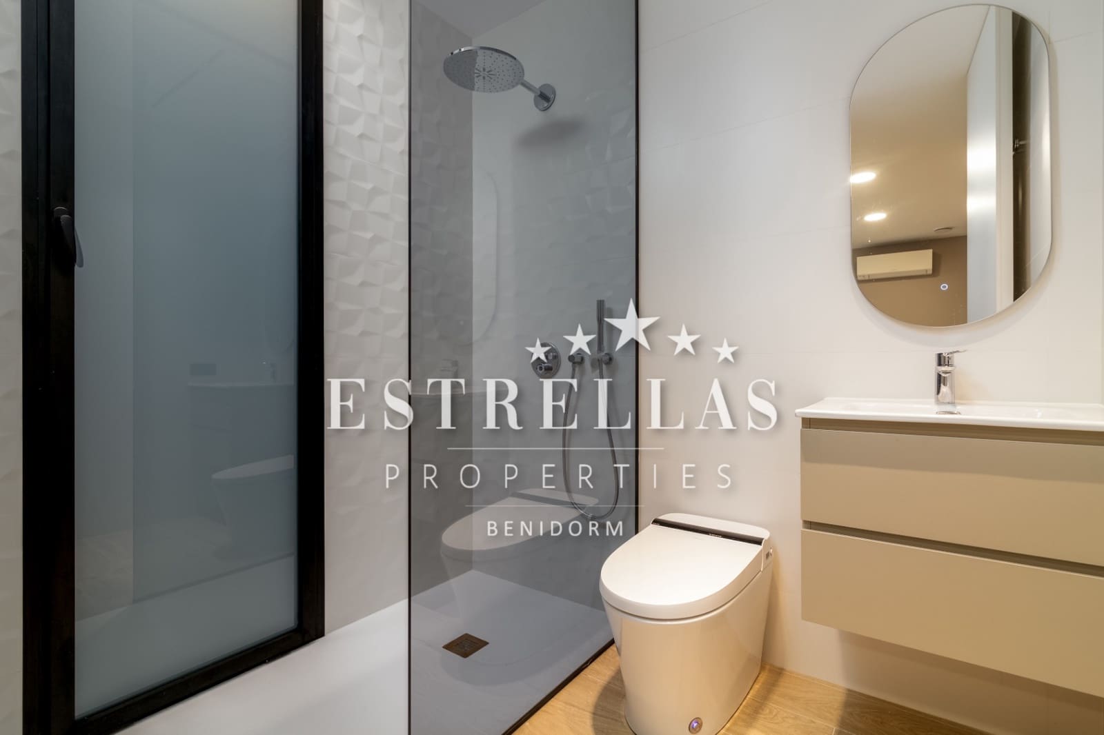 4 soverom Villa til salgs i Alfaz del Pi / L'Alfas del Pi med svømmebasseng garasje - € 1 950 000 (Ref: 9572146)