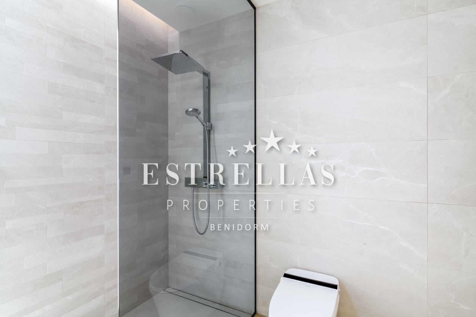 4 soverom Villa til salgs i Alfaz del Pi / L'Alfas del Pi med svømmebasseng garasje - € 1 950 000 (Ref: 9572146)