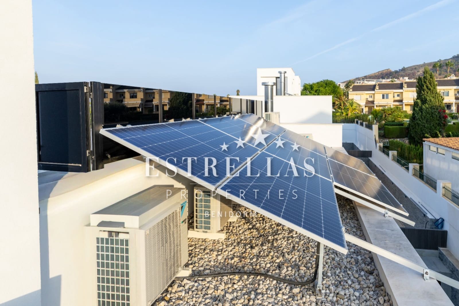 4 soverom Villa til salgs i Alfaz del Pi / L'Alfas del Pi med svømmebasseng garasje - € 1 950 000 (Ref: 9572146)