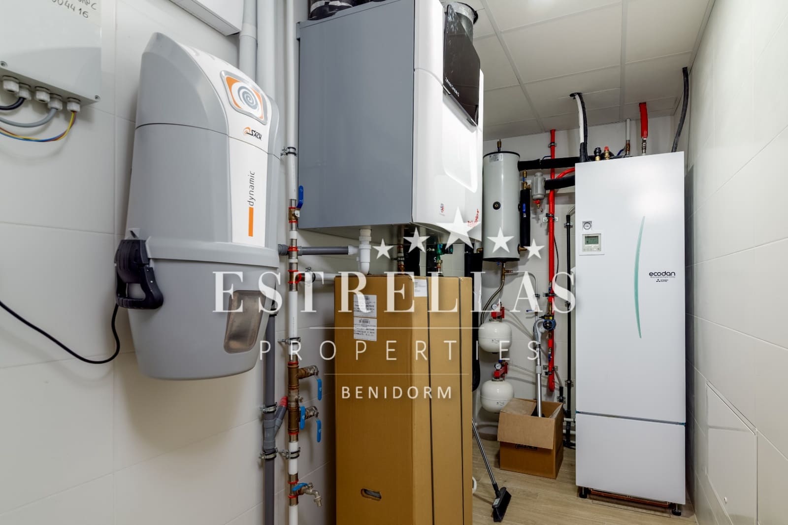 4 soverom Villa til salgs i Alfaz del Pi / L'Alfas del Pi med svømmebasseng garasje - € 1 950 000 (Ref: 9572146)