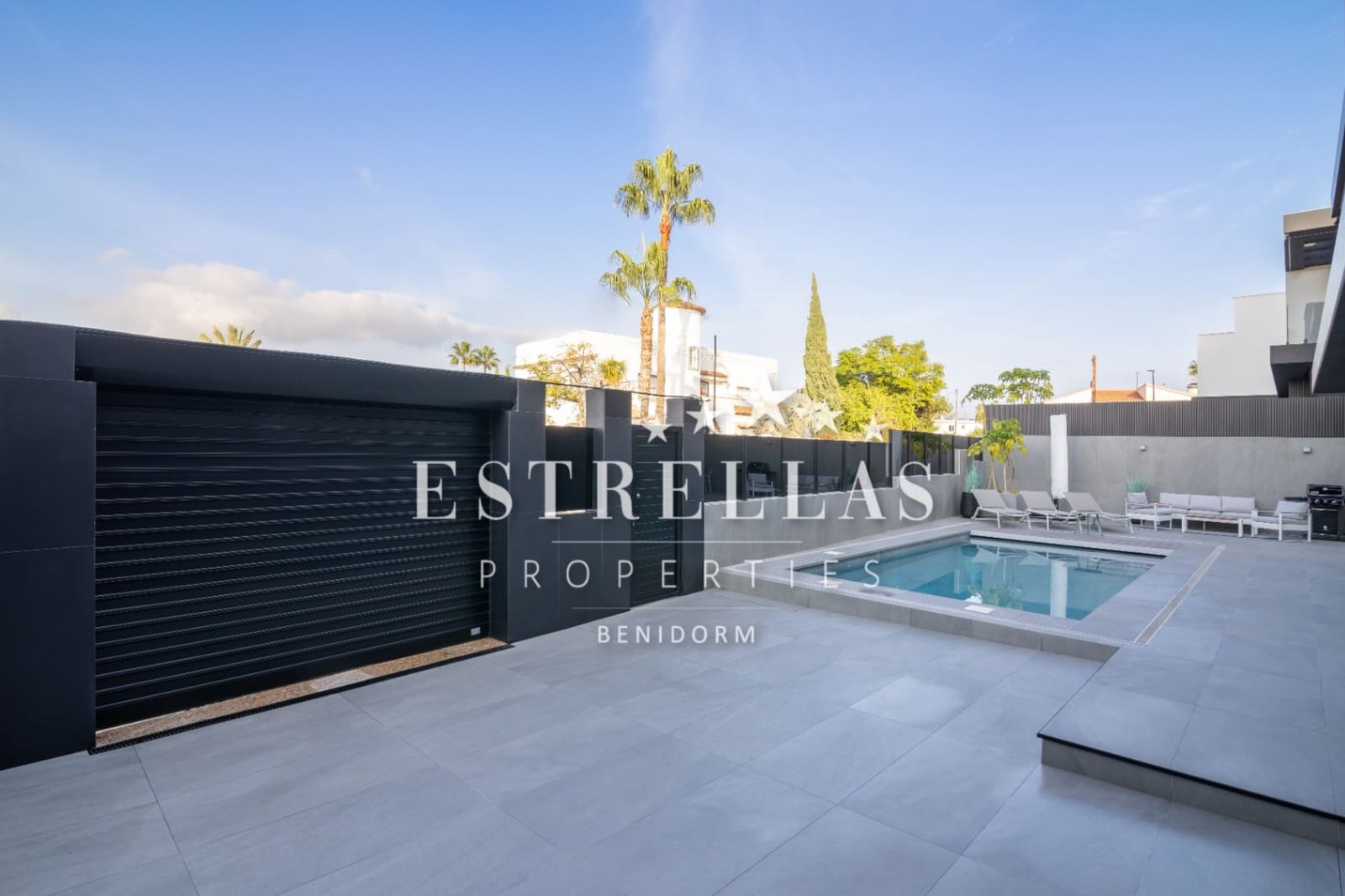 4 soverom Villa til salgs i Alfaz del Pi / L'Alfas del Pi med svømmebasseng garasje - € 1 950 000 (Ref: 9572146)