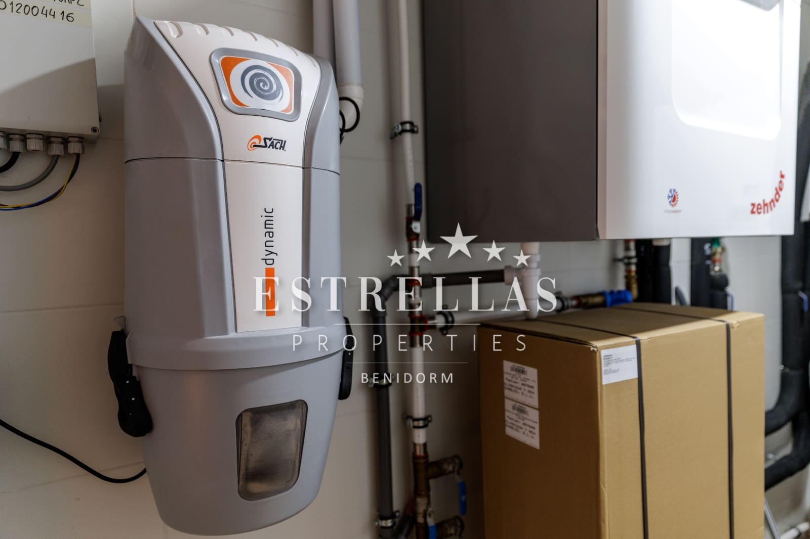 4 soverom Villa til salgs i Alfaz del Pi / L'Alfas del Pi med svømmebasseng garasje - € 1 950 000 (Ref: 9572146)