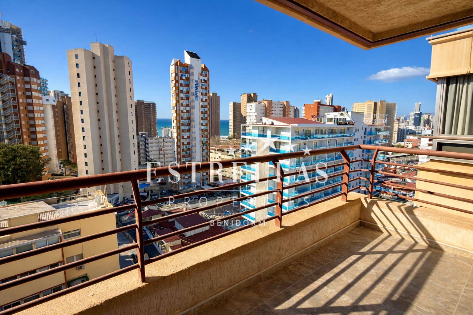 1 slaapkamer Appartement te koop in Benidorm met zwembad garage - € 193.000 (Ref: 9572147)