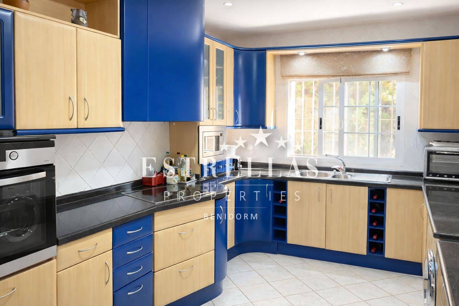 3 soveværelse Villa til salg i La Nucia med swimmingpool garage - € 599.000 (Ref: 9588321)