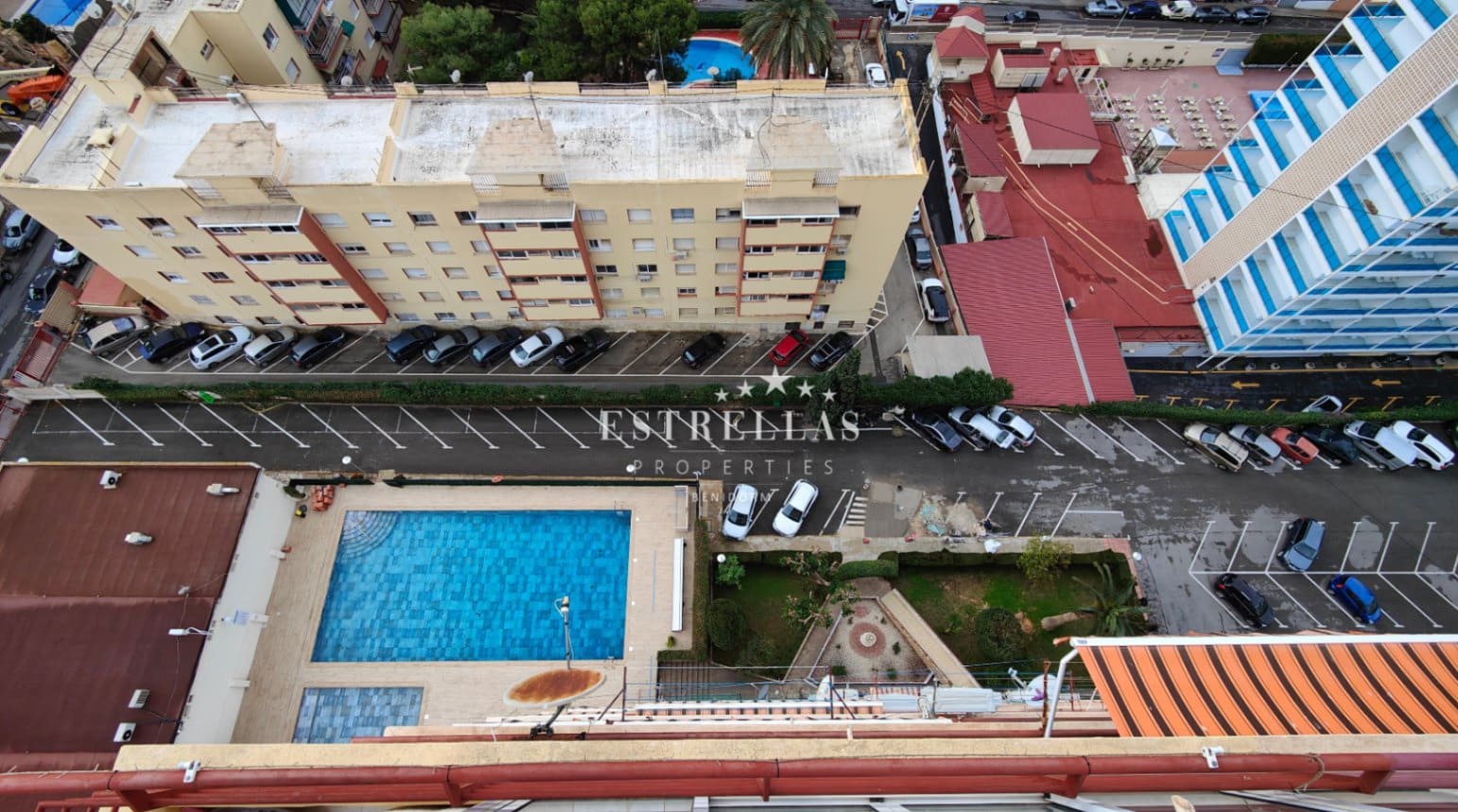 2 bedroom Apartment for sale in Benidorm with garage - € 189,000 (Ref: 9614210)