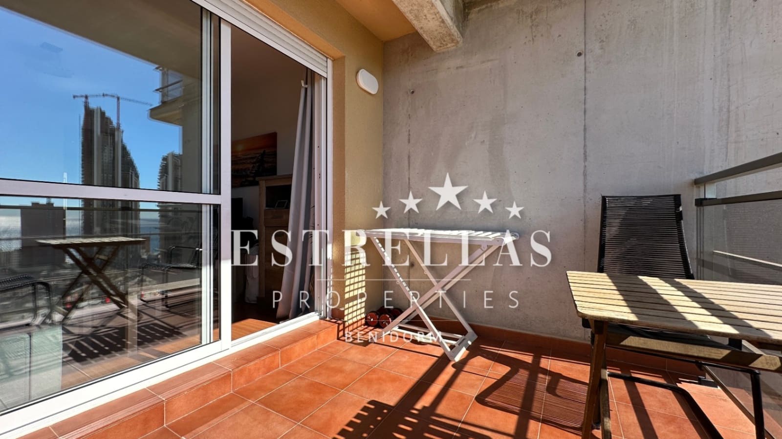 Apartamento de 1 habitación en Benidorm en venta con piscina garaje - 215.000 € (Ref: 9628171)